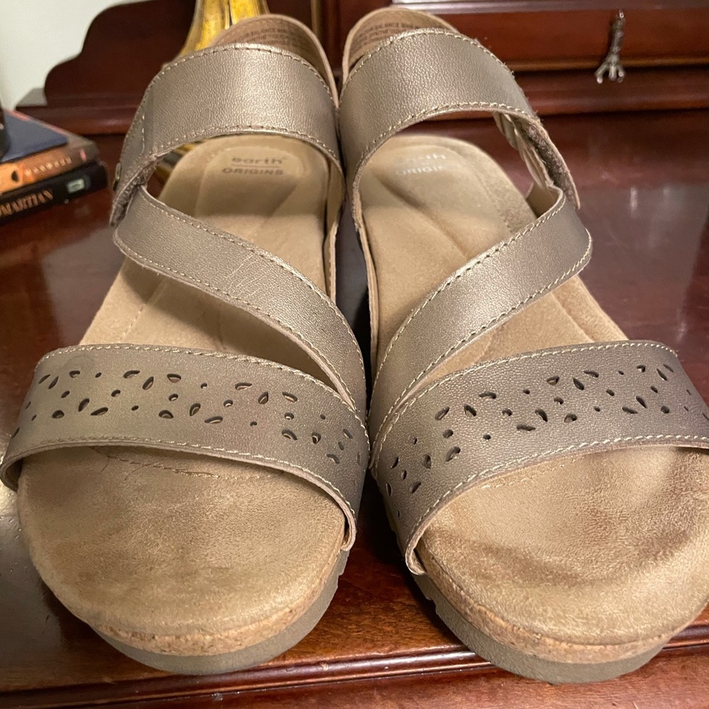 Shoes - Picture 6 of 13